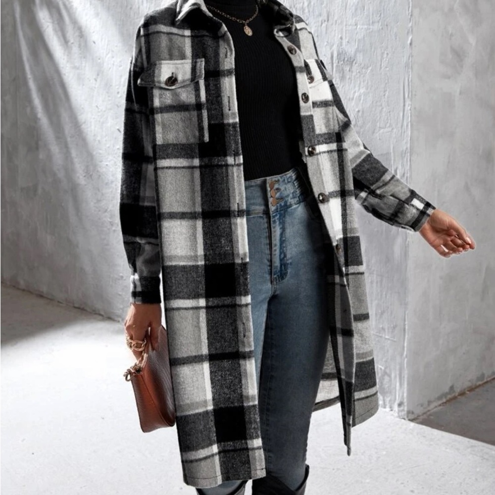 Shein black & white plaid coat. Size medium.